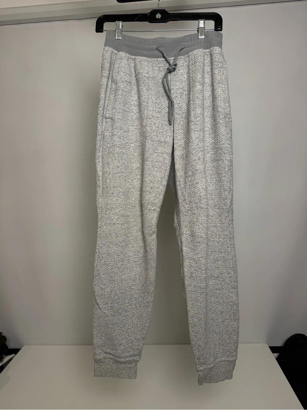NWOT Lululemon Men’s At Ease Joggers Sweatpants Light Grey/Black Size S